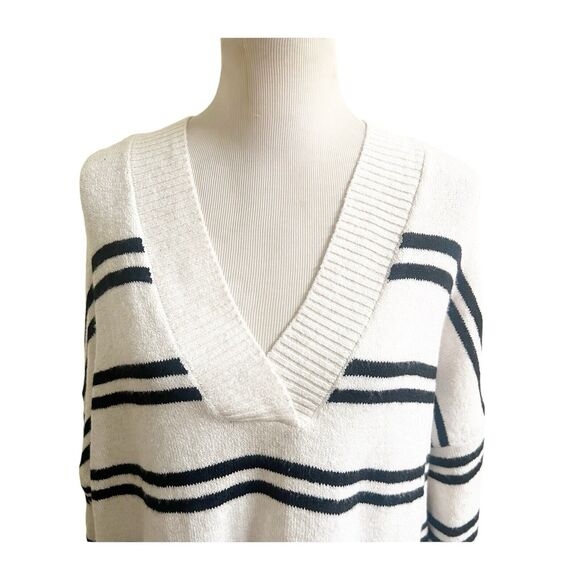 a.n.a Sweater Size 1X Classic Striped V-Neck Pullover Women's NWT Ivory Black - Picture 6 of 15
